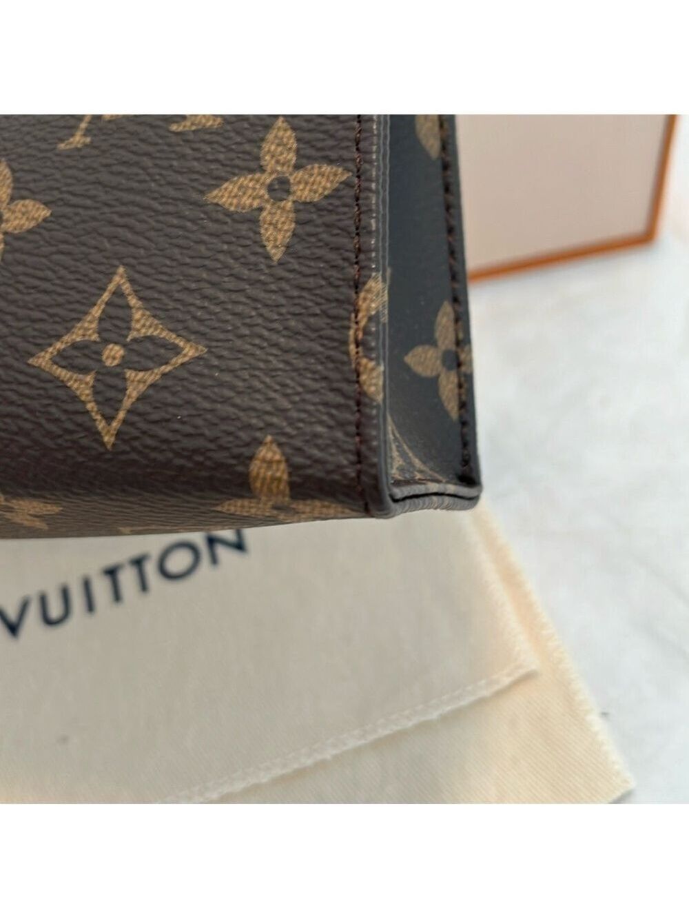 Louis Vuitton Monogram Toiletry 15 - Picture 4 of 13